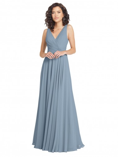 Azul Empoeirado Decote V Sem Mangas Costas em V Linha A Vestidos de Festa / Vestidos de Madrinha Online