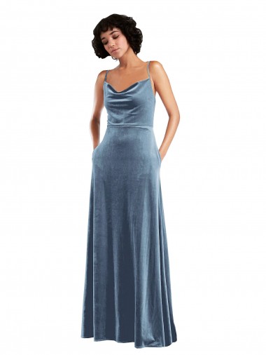 Azul Empoeirado Decote Capuz Sem Mangas Criss Cruz Bainha Vestidos de Madrinha / Vestidos de Festa Online