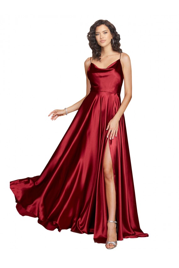 Borgonha Decote Capuz Sem Mangas Lombar Linha A Vestidos de Madrinha / Vestidos de Noite / Vestidos de Festa Online