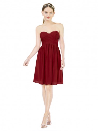 Borgonha Amor Sem Mangas Linha A Vestidos de Madrinha / Vestidos de Cocktail / Vestidos de Homecoming Online