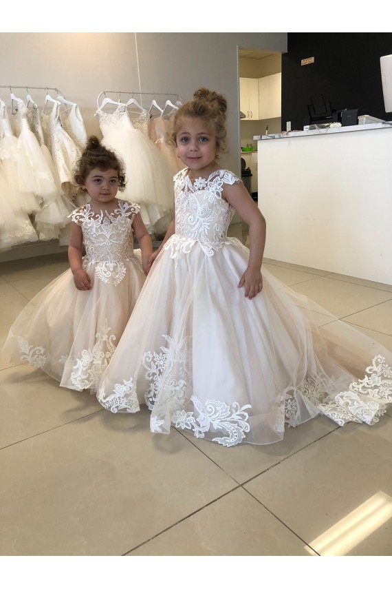 Marfim Barco Sem Mangas Costas em V Vestido de Baile Vestidos para Meninas de Flores Online
