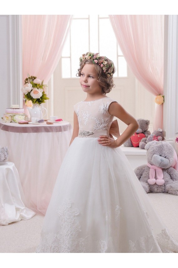 Marfim Barco Sem Mangas Costas em V Vestido de Baile Tule & Renda Vestidos para Meninas de Flores Online