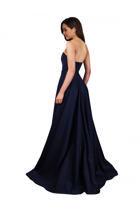 Marinha Negra Decote Alto Sem Mangas Lombar Linha A Vestidos de Madrinha / Vestidos de Noite / Vestidos de Festa Online