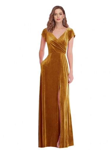Ouro Decote V Mangas Curtas Bainha Vestidos de Madrinha / Vestidos de Noite / Vestidos de Festa Online
