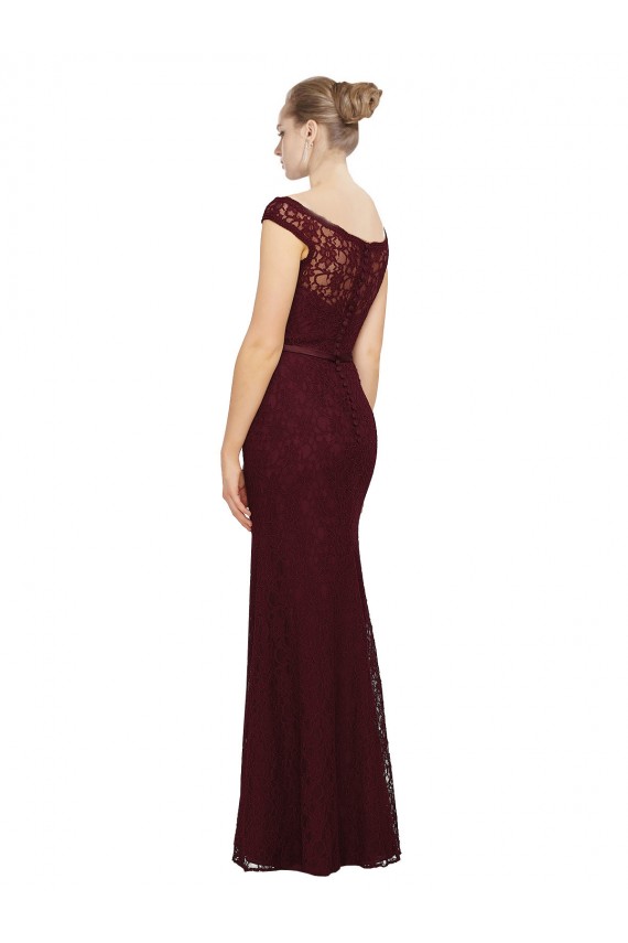 Ouro Borgonha Barco Mangas Curtas Bainha Vestidos de Madrinha Online