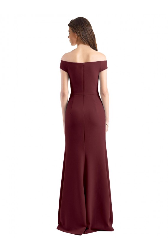 Ouro Borgonha Decote Alto Sem Mangas Bainha Vestidos de Madrinha / Vestidos de Festa Online