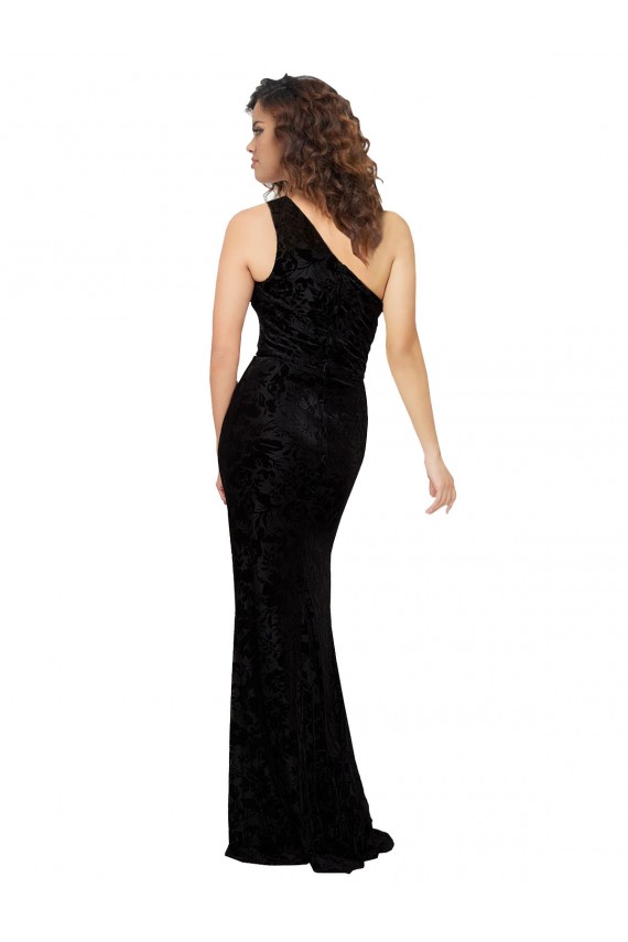 Preto Um Ombro Sem Mangas Bainha Vestidos de Madrinha Online